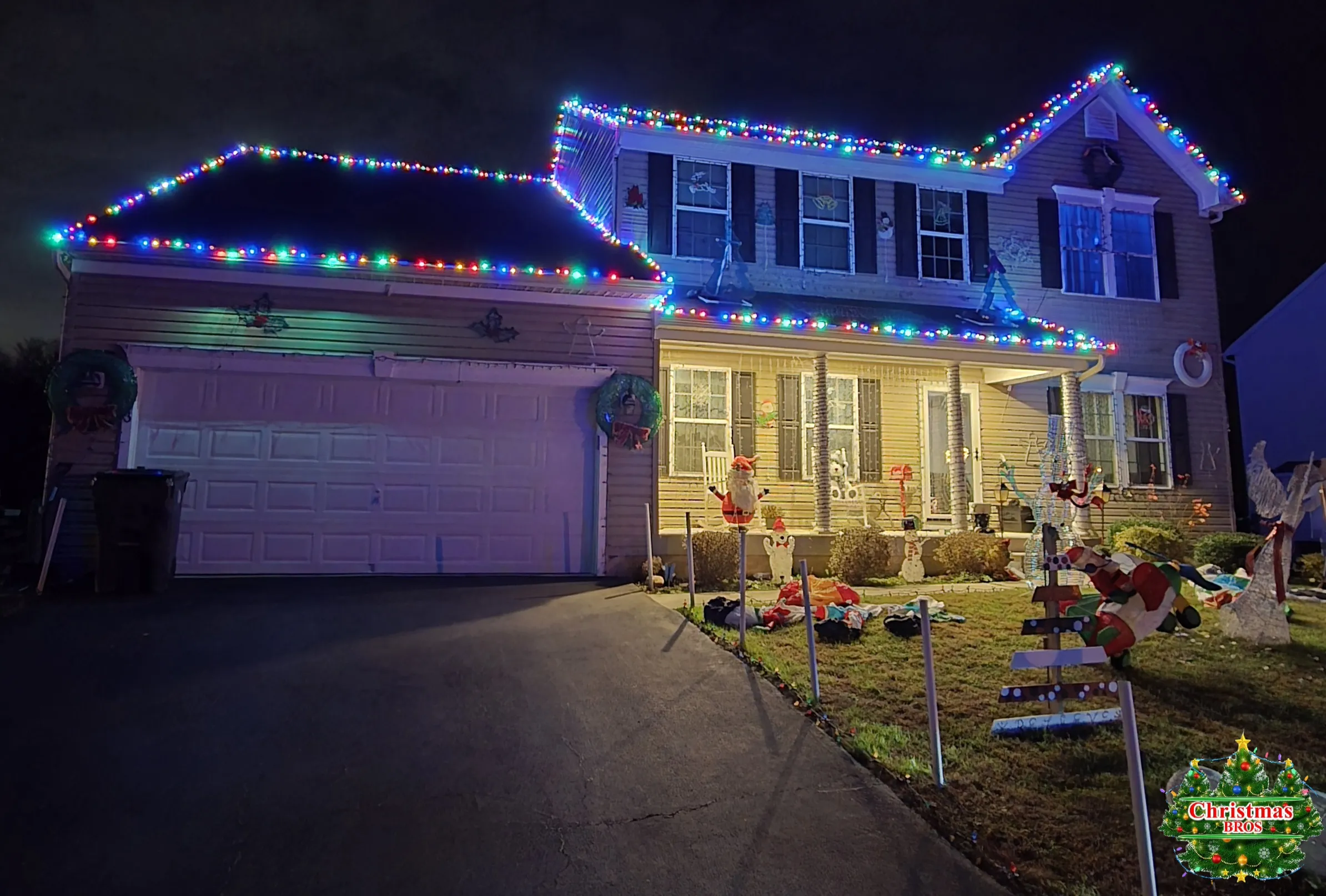 Commercial property with custom Christmas light design