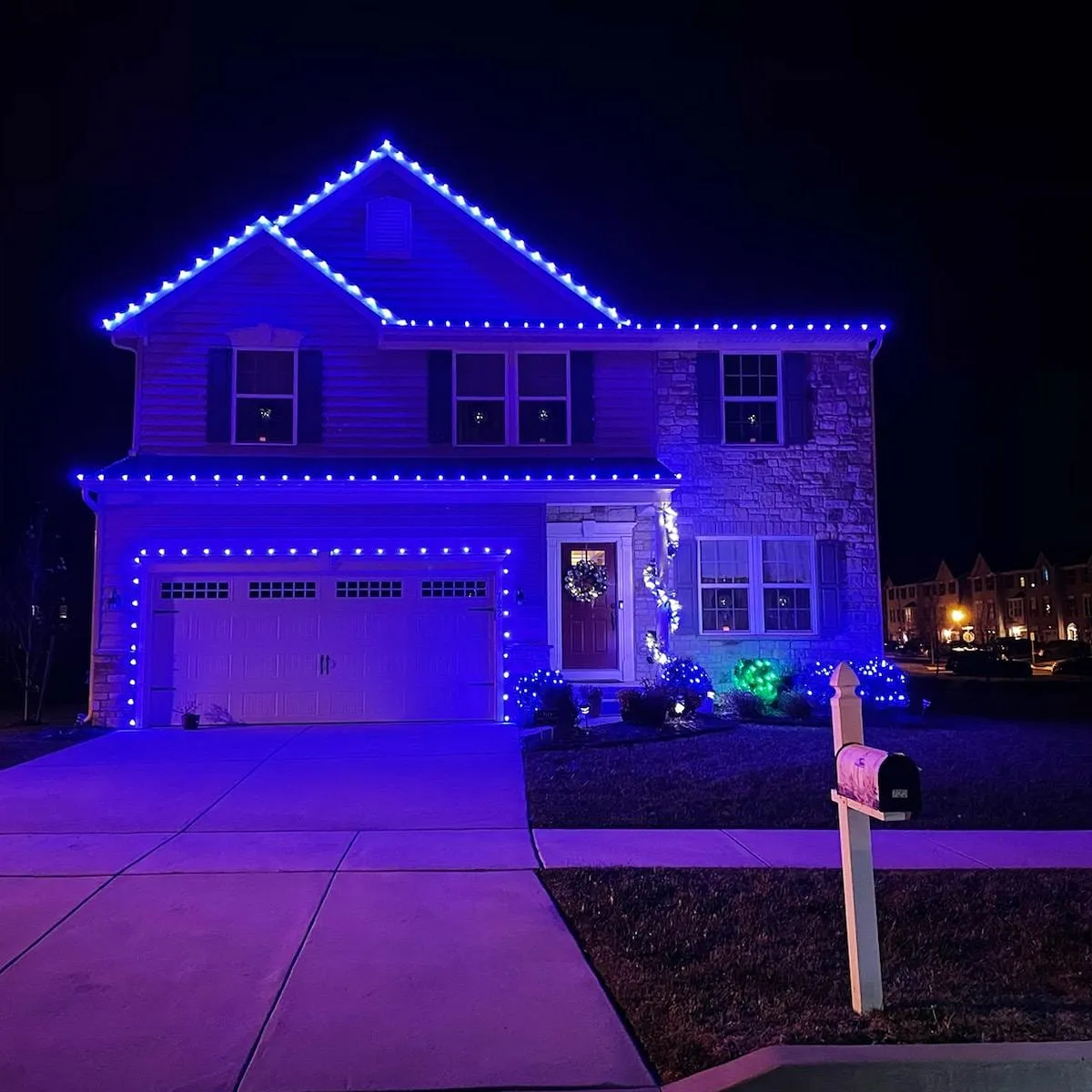 Professional holiday lighting in Delaware